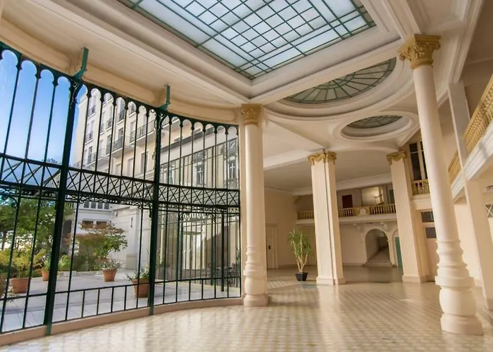 Apartment In Historical Center Of Vichy Palais Belle Epoque ,International