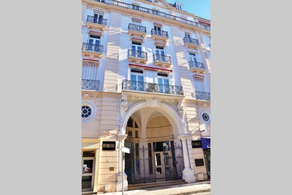 In Historical Center Of Palais Belle Epoque ,international