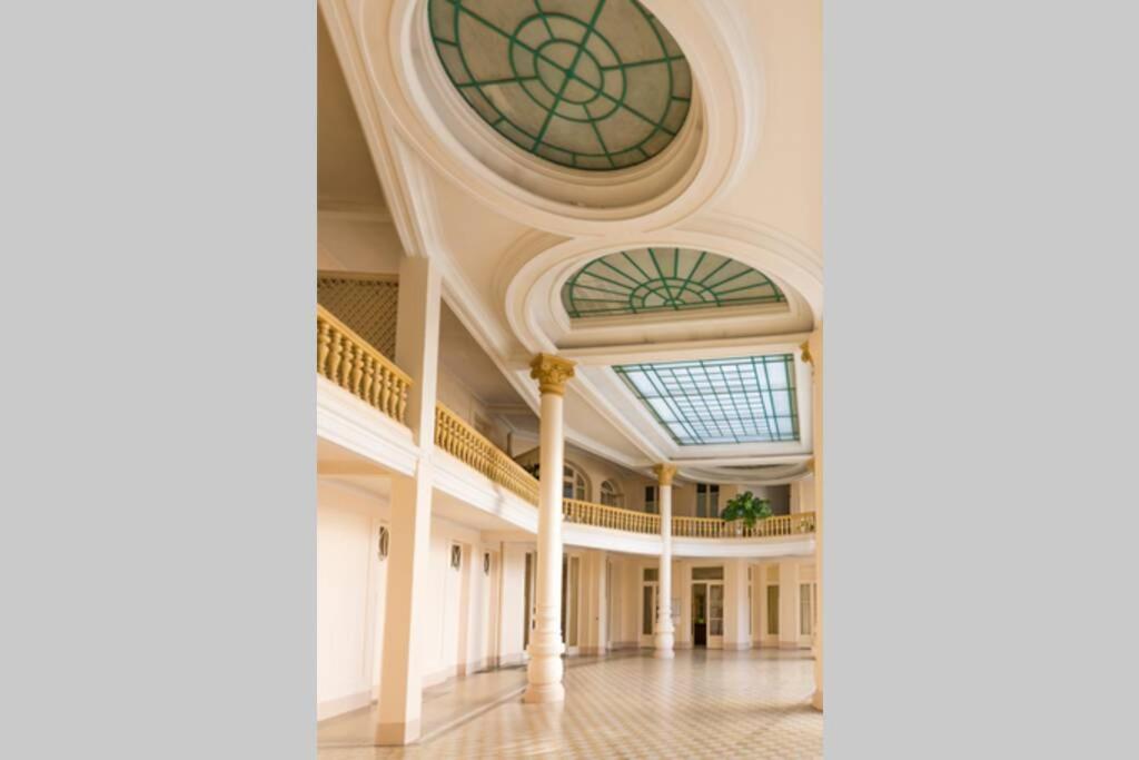 In Historical Center Of Palais Belle Epoque ,international Apartment Vichy