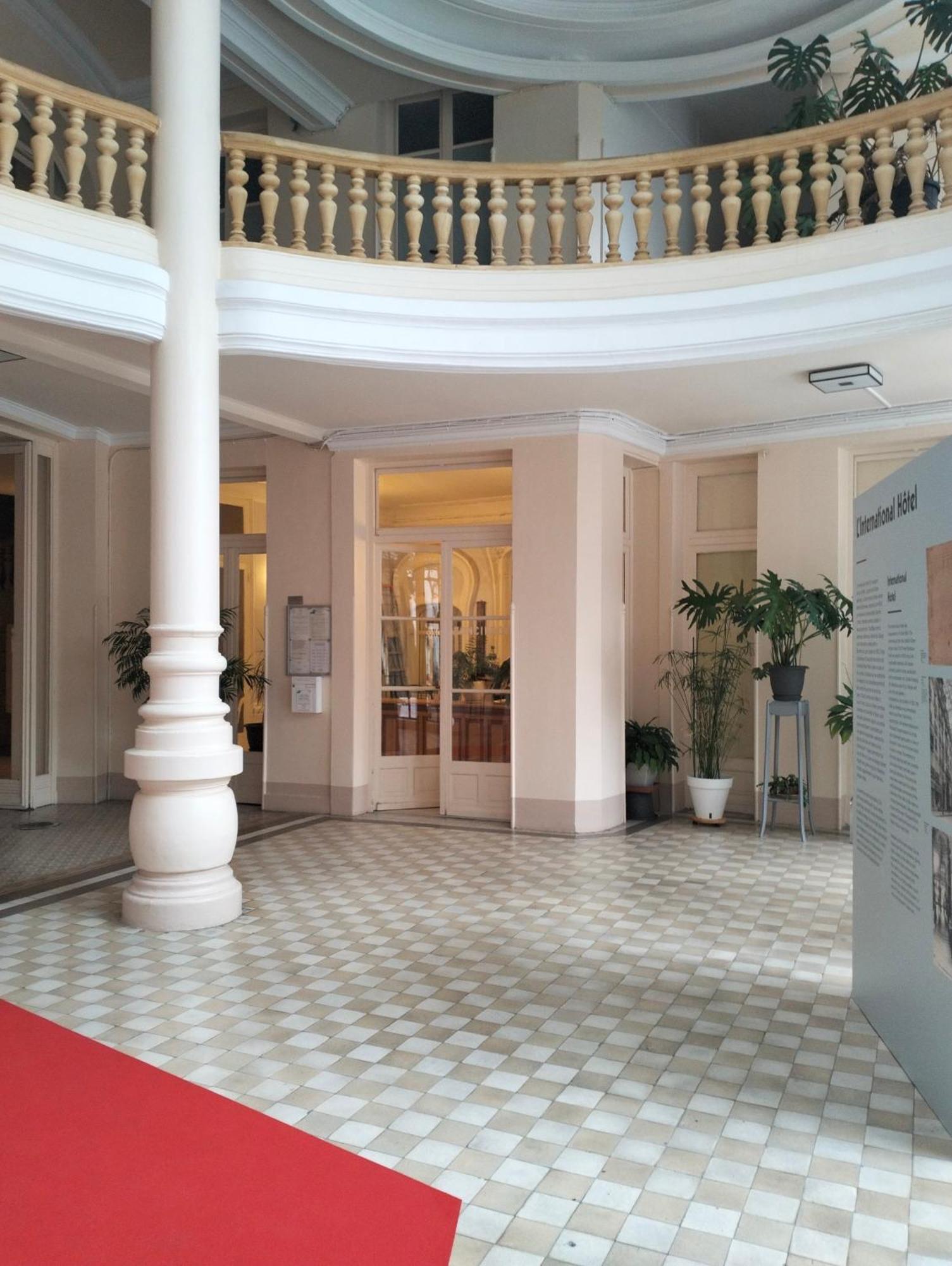 In Historical Center Of Palais Belle Epoque ,international * Vichy